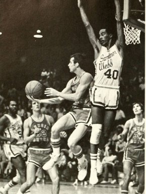 Rick Barnes on the court in 1977