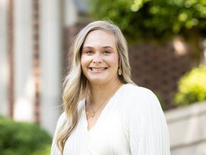 Shelbey Taylor headshot