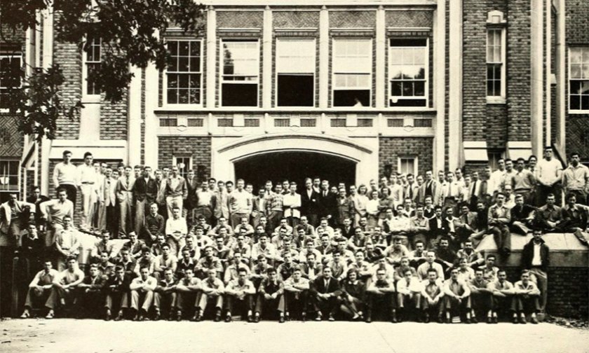 A very large group of Veterans Club members in front of Rhyne in 1948